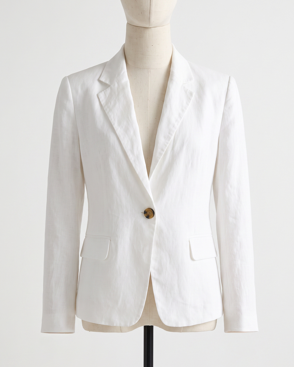100% European Linen Structured Blazer